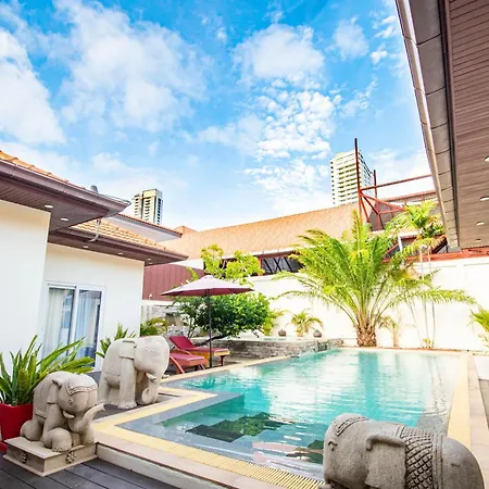 Seaside Villa 2 Pools,Beach@50M